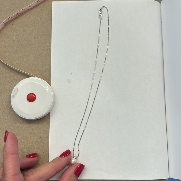 Genuine, pearl and diamond drop pendant with sterling silver box chain - Picture 2 of 11